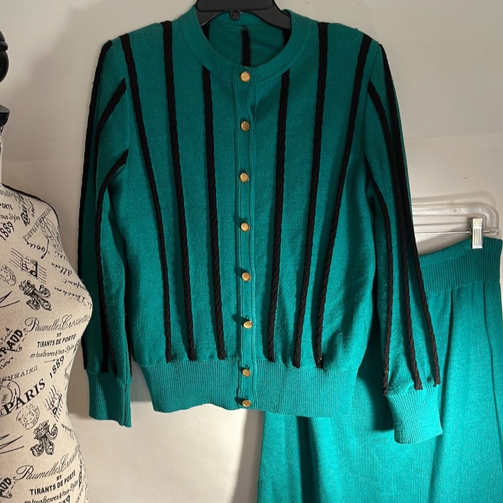 Vintage set sweater skirt and top metal buttons ILGWU era is 1974 10 1995